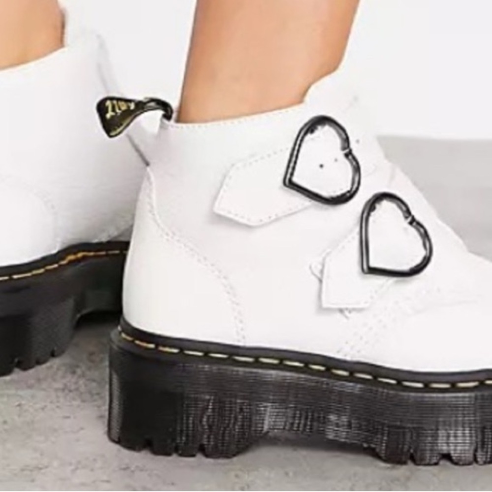 NWOT- size 7